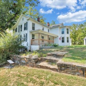 Photo #1 of 1038 Valencia Drive, Huddleston, VA 5.5 acres