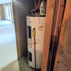 Hot water heater