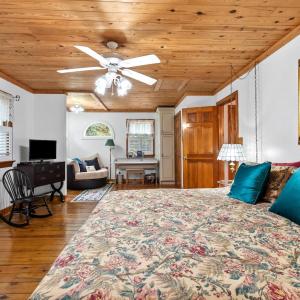 Photo #38 of 201 Huntingwood Boulevard, Lynchburg, VA 1.0 acres