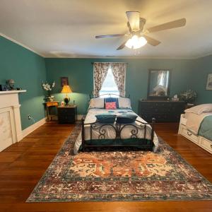 Photo #3 of 721 Grove Street, Bedford, VA 0.4 acres