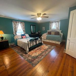 Photo #53 of 721 Grove Street, Bedford, VA 0.4 acres