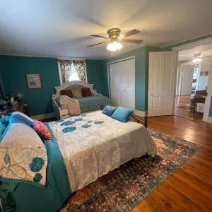 Photo #55 of 721 Grove Street, Bedford, VA 0.4 acres