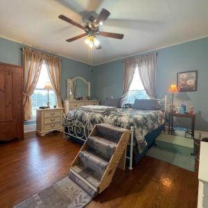 Photo #41 of 721 Grove Street, Bedford, VA 0.4 acres