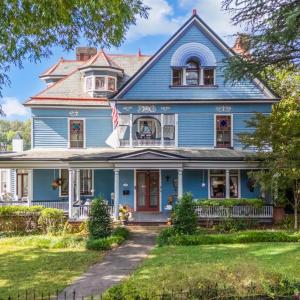 Photo #1 of 211 Cabell Street, Lynchburg, VA 0.6 acres