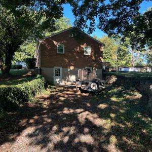 Entrance to lower level off Hillcrest Circle.
