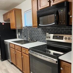 All appliances convey!!