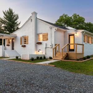 Photo #2 of 3806 Richmond Highway, Spout Spring, VA 1.2 acres