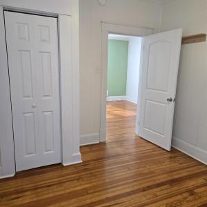 BR 2 entry/exit  to the living room