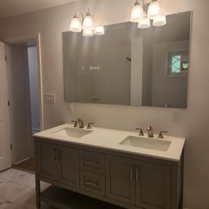 Dual vanity in Basement