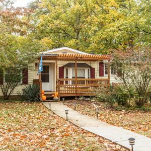 Photo #1 of 301 Log Cabin Road, Appomattox, VA 1.0 acres