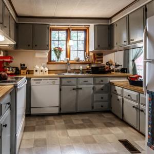 Photo #9 of 301 Log Cabin Road, Appomattox, VA 1.0 acres