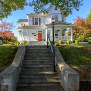 Photo #2 of 1002 Broad Street, Altavista, VA 0.3 acres