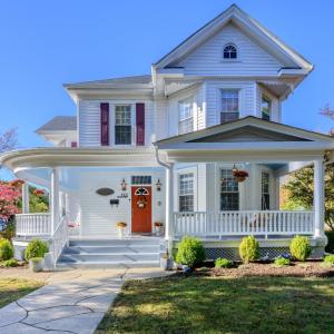 Photo #1 of 1002 Broad Street, Altavista, VA 0.3 acres