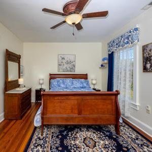 Photo #41 of 1002 Broad Street, Altavista, VA 0.3 acres