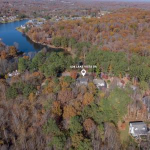 Photo #3 of 608 Lake Vista Drive, Forest, VA 1.0 acres