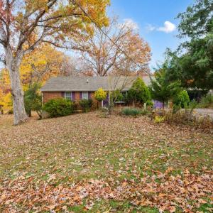 Photo #2 of 423 Woodland Cir, Lynchburg, VA 0.5 acres