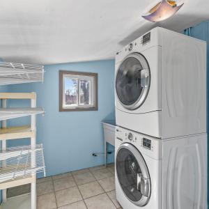 Main Level Laundry & "Drop Zone"