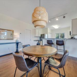 Photo #3 of 1137 Mariners Way, Huddleston, VA