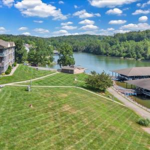 The HOA maintains beautiful landscaping year round!