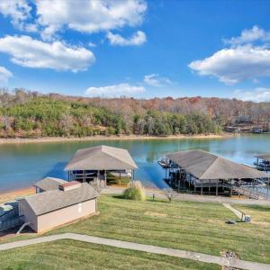 Perfect place to float right outside your door!  Docks are leased separately and offer easy access for your boat!  Onsite boat storage and rentals are also available!