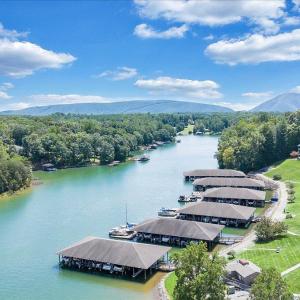 Photo #40 of 1137 Mariners Way, Huddleston, VA