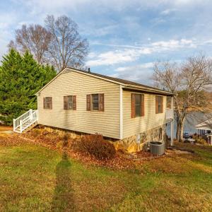 Photo #37 of 1392 Hermitage Circle, Huddleston, VA 0.8 acres