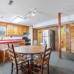 Photo #10 of 1392 Hermitage Circle, Huddleston, VA 0.8 acres