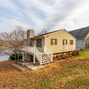 Photo #1 of 1392 Hermitage Circle, Huddleston, VA 0.8 acres