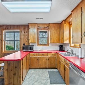 Photo #6 of 1392 Hermitage Circle, Huddleston, VA 0.8 acres