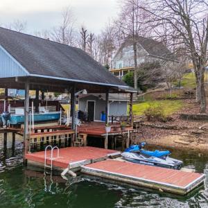 Photo #3 of 1392 Hermitage Circle, Huddleston, VA 0.8 acres