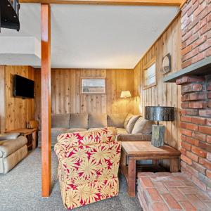 Photo #14 of 1392 Hermitage Circle, Huddleston, VA 0.8 acres