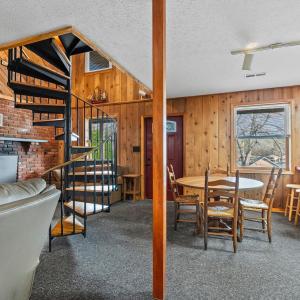 Photo #4 of 1392 Hermitage Circle, Huddleston, VA 0.8 acres