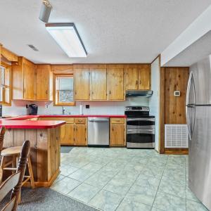 Photo #5 of 1392 Hermitage Circle, Huddleston, VA 0.8 acres