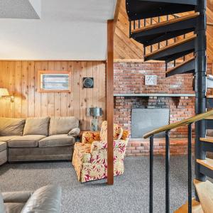 Photo #12 of 1392 Hermitage Circle, Huddleston, VA 0.8 acres