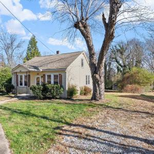 Photo #2 of 203 Juniper Cliff Road, Brookneal, VA 0.3 acres