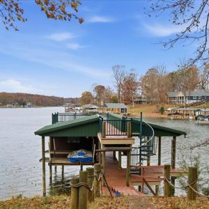 Photo #2 of 307 Meadow Point Drive, Moneta, VA 0.6 acres