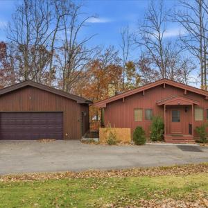 Photo #5 of 307 Meadow Point Drive, Moneta, VA 0.6 acres