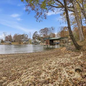Photo #68 of 307 Meadow Point Drive, Moneta, VA 0.6 acres