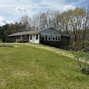 Photo #16 of 1796 Owens Mill Rd, Gretna, VA 5.4 acres