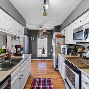 Photo #19 of 208 Manor Drive, Forest, VA