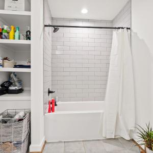 Photo #18 of 143 Shannon Drive, Madison Heights, VA