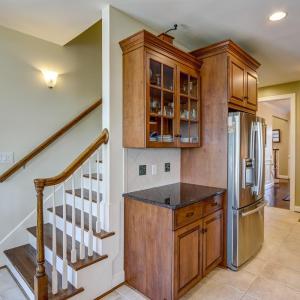 2nd staircase to upstairs off kitchen!
