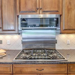 Gas range with granite countertops