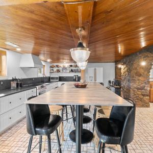 Dining Area on Lower/Lake Level