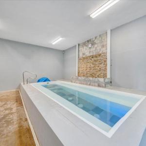 Photo #22 of 1273 Graves Harbor Trail, Huddleston, VA