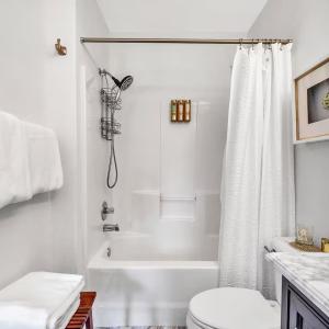 Photo #10 of 1273 Graves Harbor Trail, Huddleston, VA