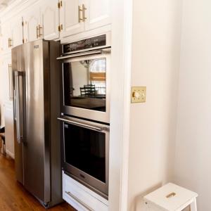 double oven heading into the kitchen from dining room