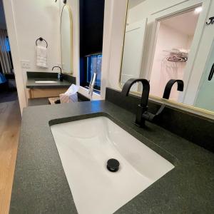 Photo #48 of 807 Grove Street, Bedford, VA