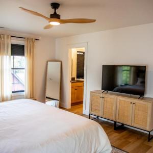 Photo #39 of 807 Grove Street, Bedford, VA