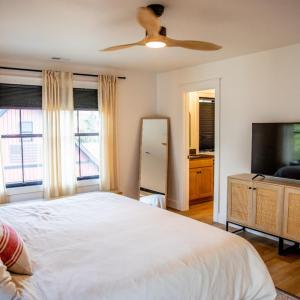 Photo #60 of 807 Grove Street, Bedford, VA